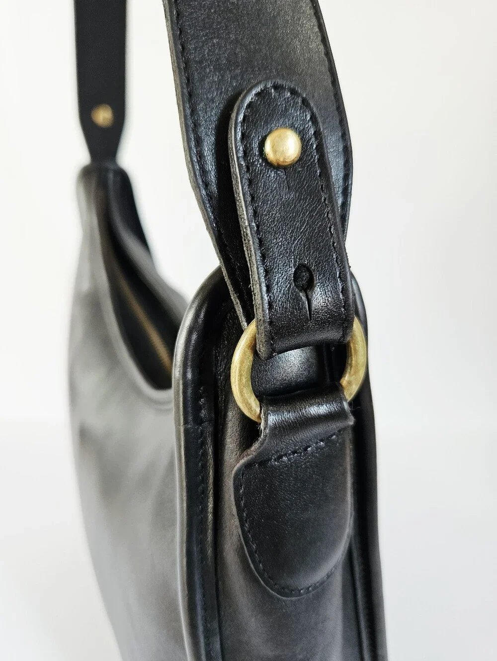 COACH Vintage Large Becket Zip Black Leather Crescent Shoulder Bag Purse 9920